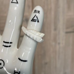 Feather 🪶 Hand carved Sea Shell ring natural to tan tones  Sz 5.75 to 6 diam